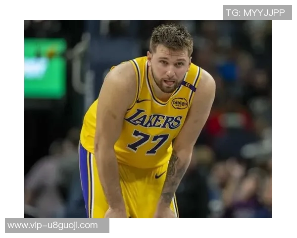 东契奇能否赛季场均40分引热议里夫斯称赞他的表现令人难以置信