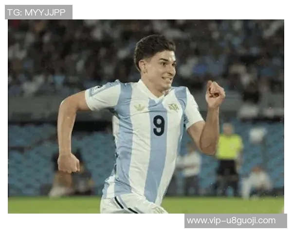 帕斯谈与劳塔罗阿尔瓦雷斯搭档踢球的轻松与挑战克服之道